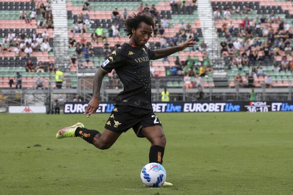 Venezia makes waves with American imports to Italian league AP News